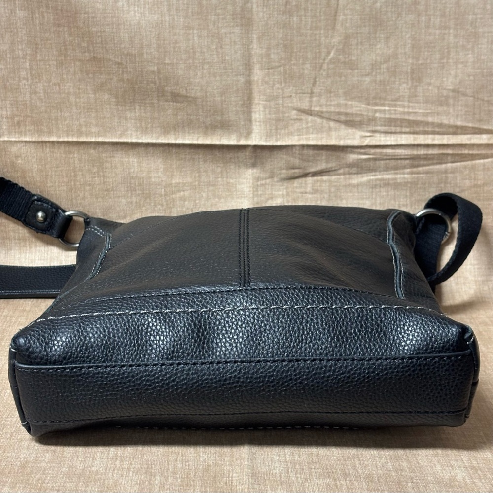 The Sak Iris Leather Crossbody Bag - Picture 9 of 9